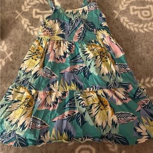 Cute dress for the summer from carters Size:4T